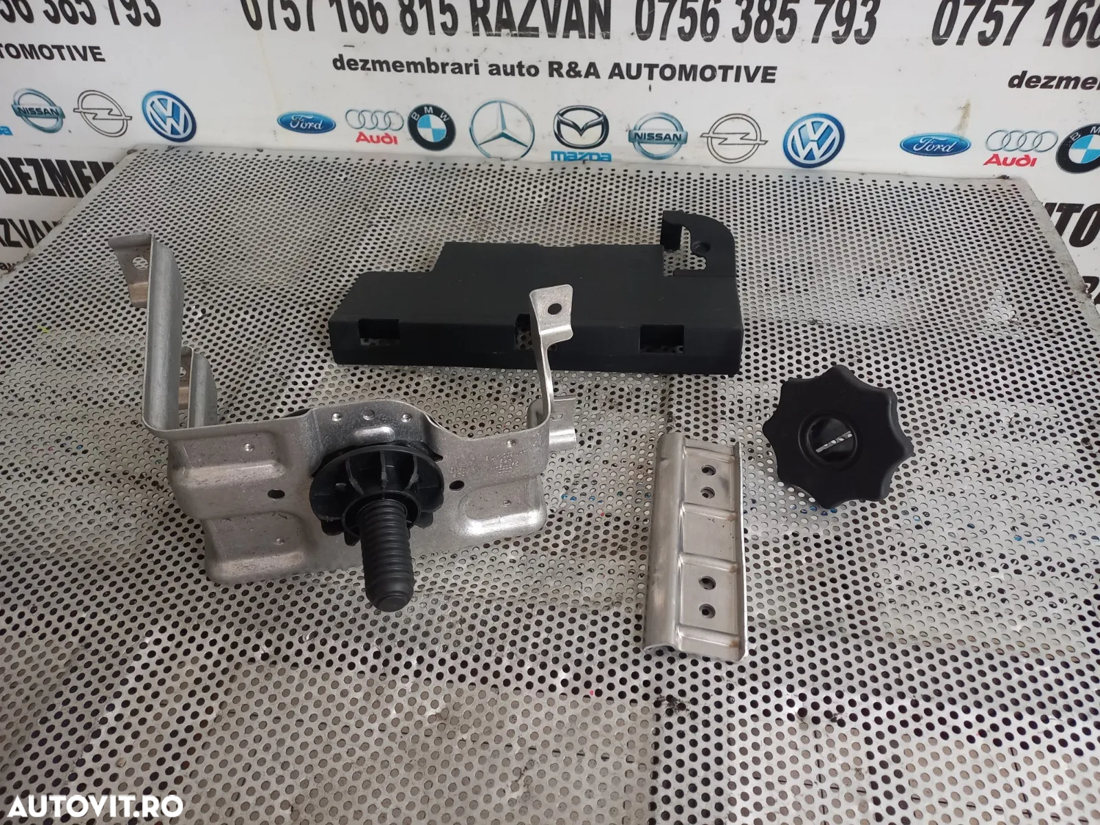 Suport Complet Baterie Audi A8 4H D4 An 2010-2011-2012-2013-2014-2015-2016-2017 Dezmembrez Audi A8 - 2