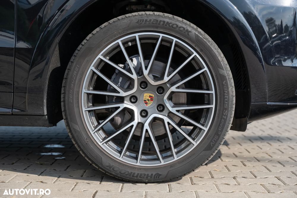 Porsche Cayenne Tiptronic S - 12