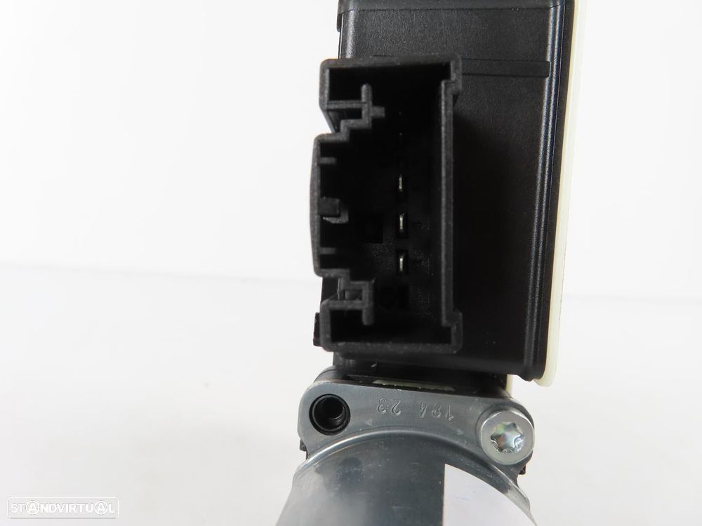 Motor elevador Porta Direito/Trás Usado / Original VW Golf VIII Variant (CG5) 5Q... - 4