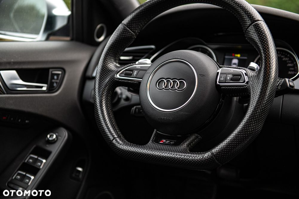 Audi RS4 Avant Avant S tronic - 25