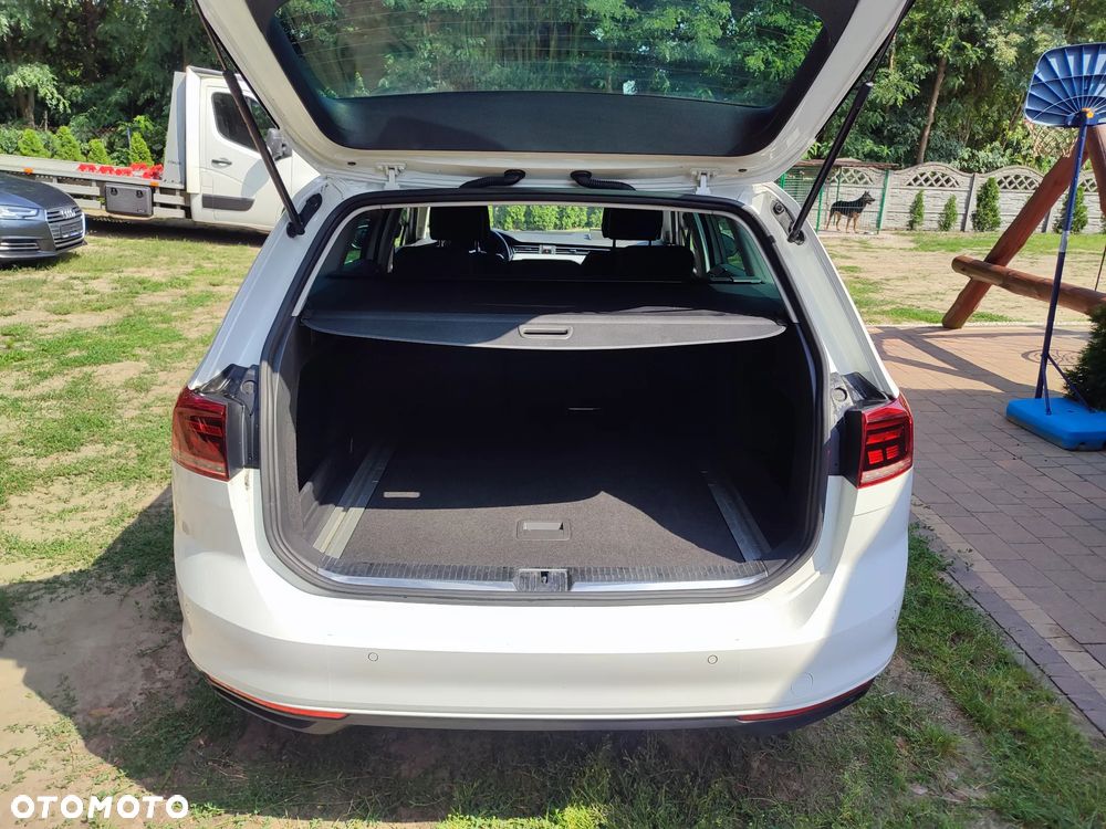 Volkswagen Passat Variant 2.0 TDI SCR DSG Business - 30