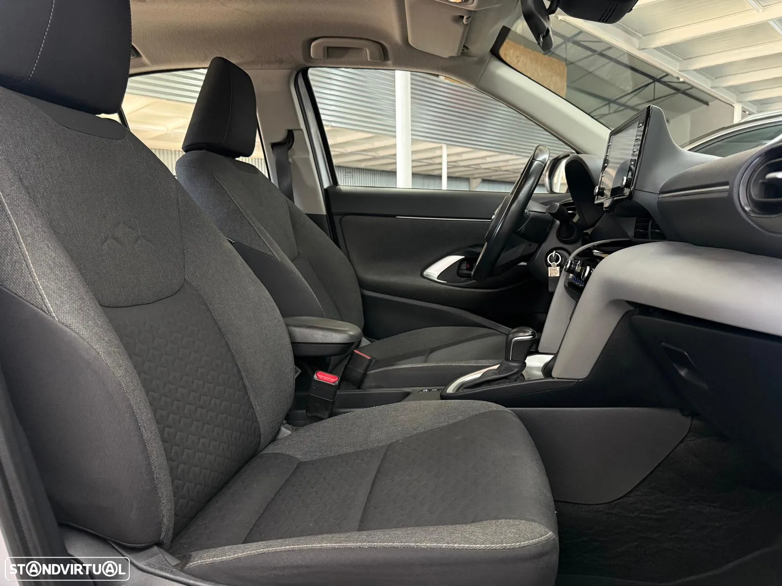 Toyota Yaris Cross 1.5 HDF Comfort Plus - 17