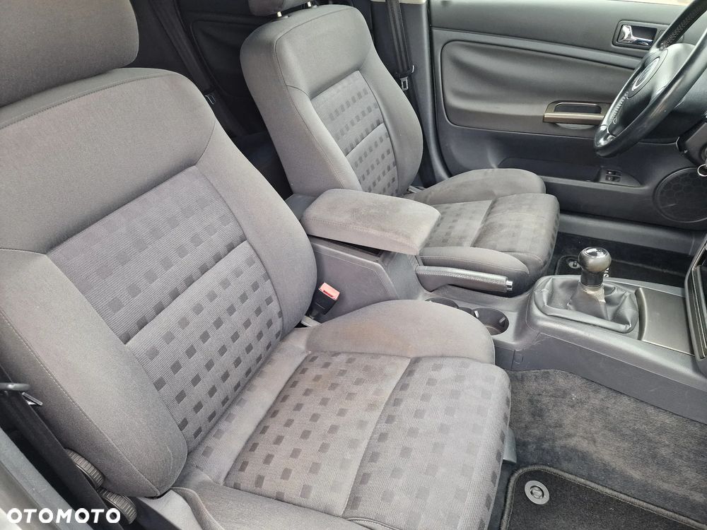 Volkswagen Passat 1.6 Exclusive - 34
