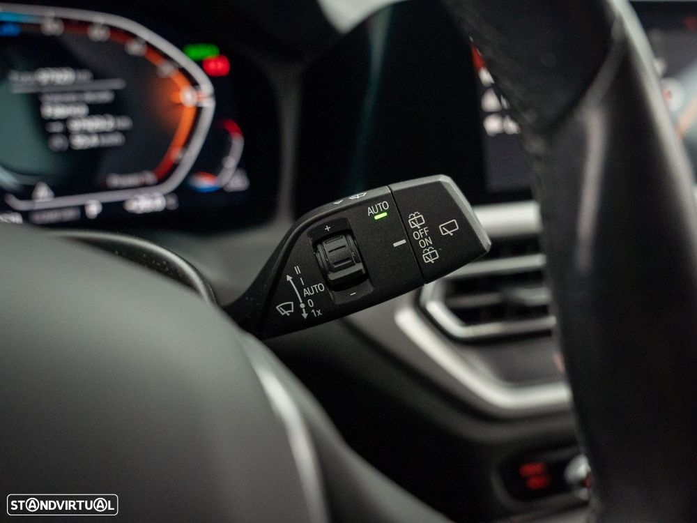 BMW 320 d Auto - 23