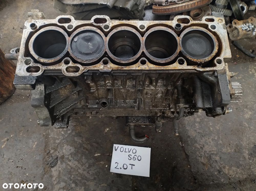 VOLVO S60 I V70 2,0T silnik dól silnika bez glowicy - 1