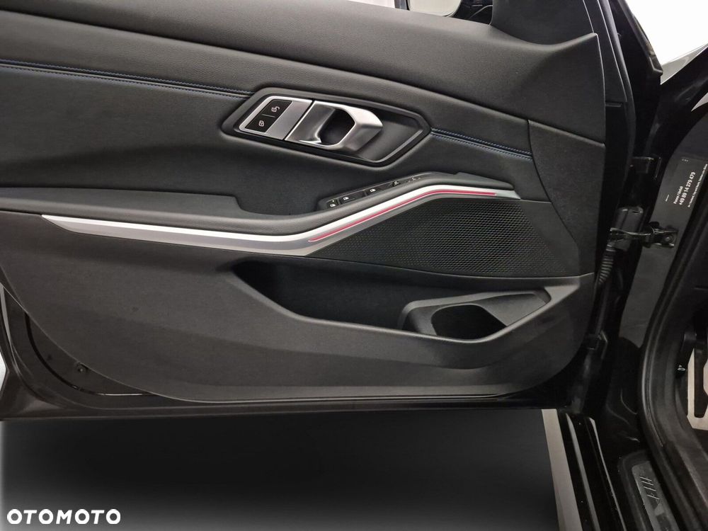 BMW Seria 3 320d xDrive mHEV M Sport sport - 12