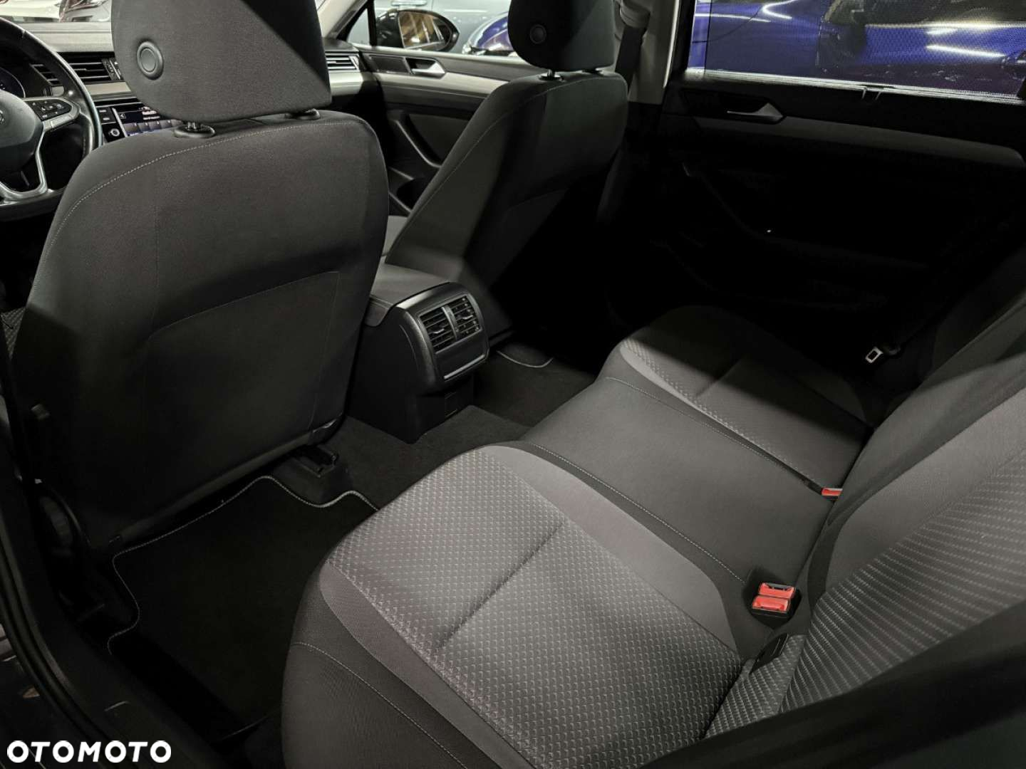 Volkswagen Passat - 30