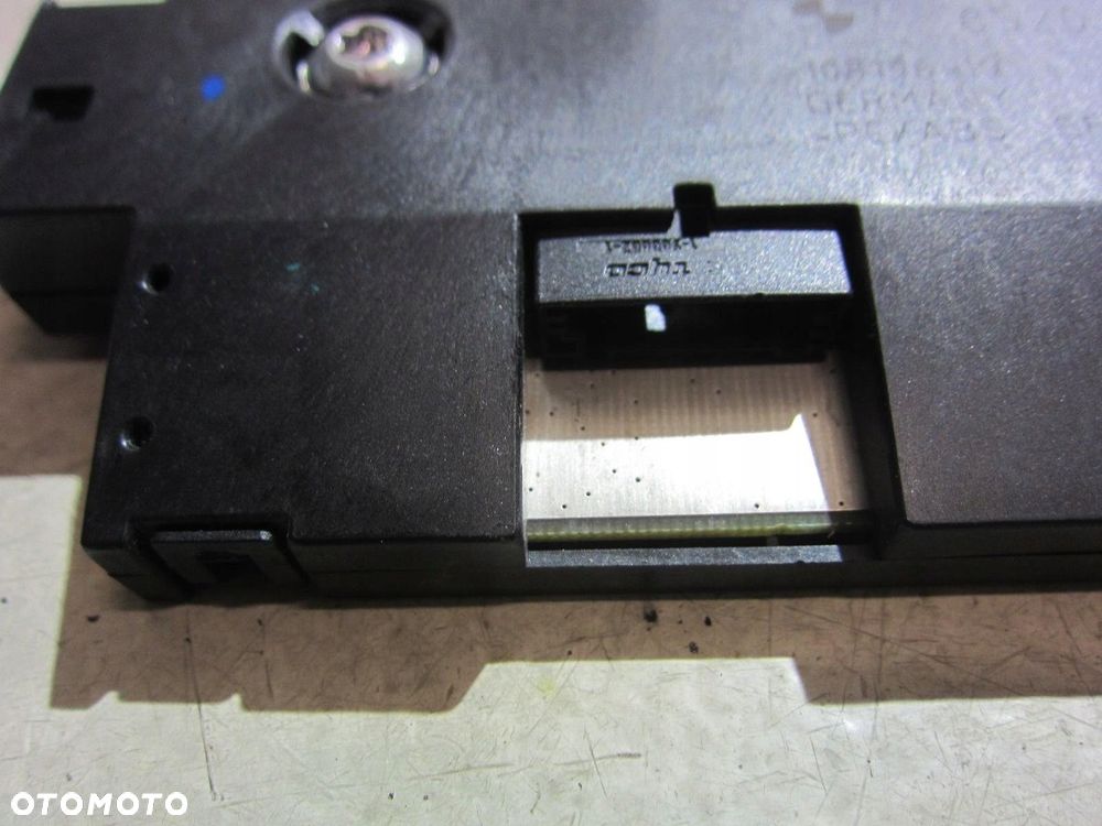 BMW 5 F07 GT WZMACNIACZ ANTENOWY DIVERSITY 65209228949 9217861 - 3