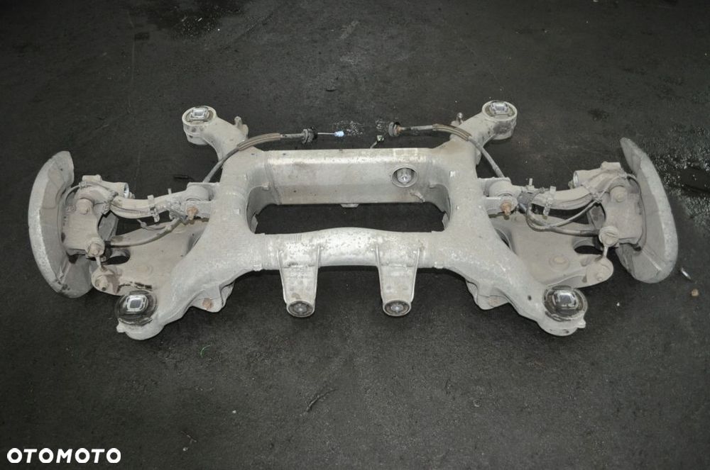 BMW 750 F01 F02 4.4 V8 ZAWIESZENIE BELKA TYŁ SANKI - 1