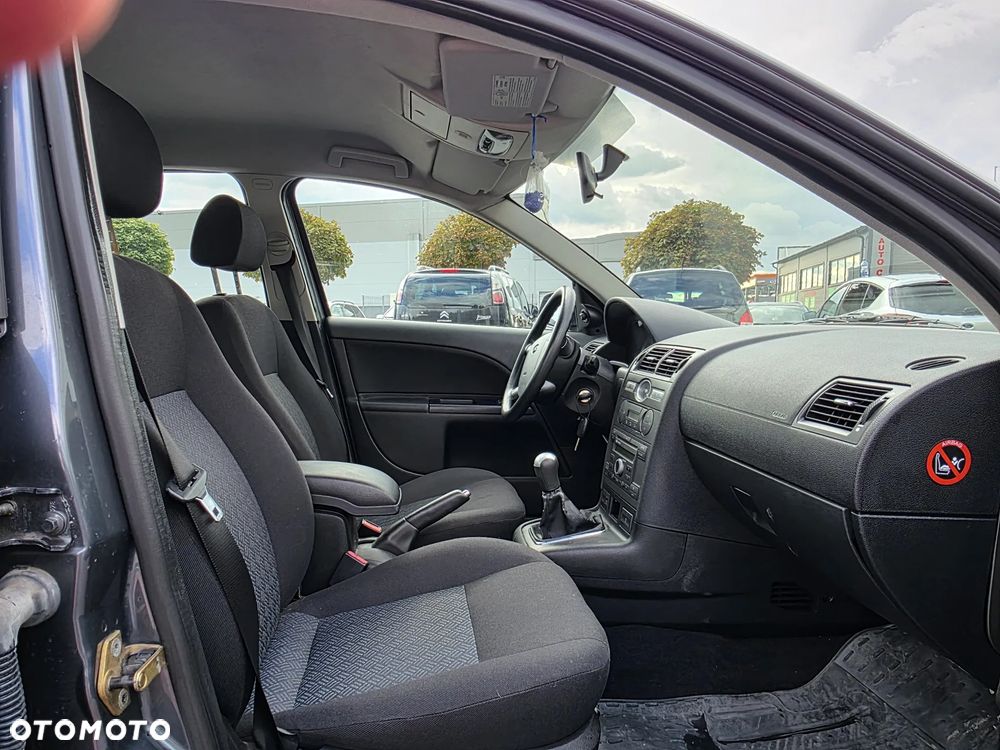 Ford Mondeo 1.8 Trend X - 8
