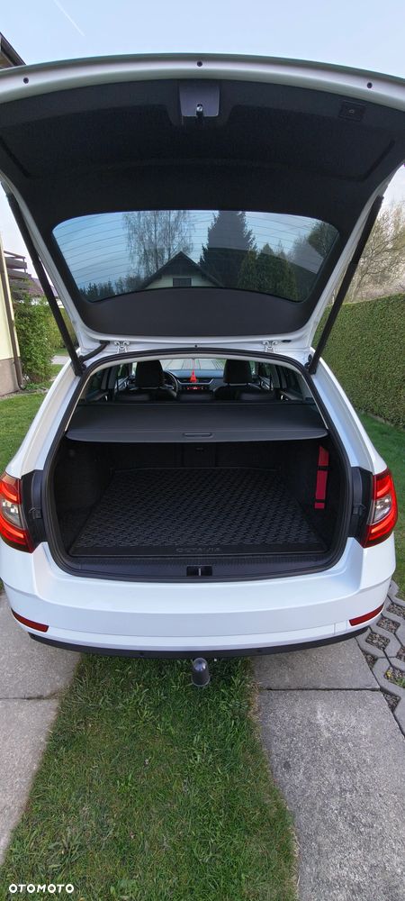 Skoda Octavia 1.6 TDI DSG Style - 20