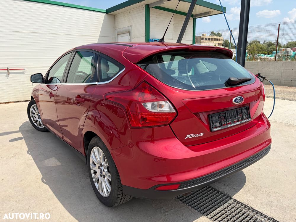 FORD Focus 2011 — imagine 5