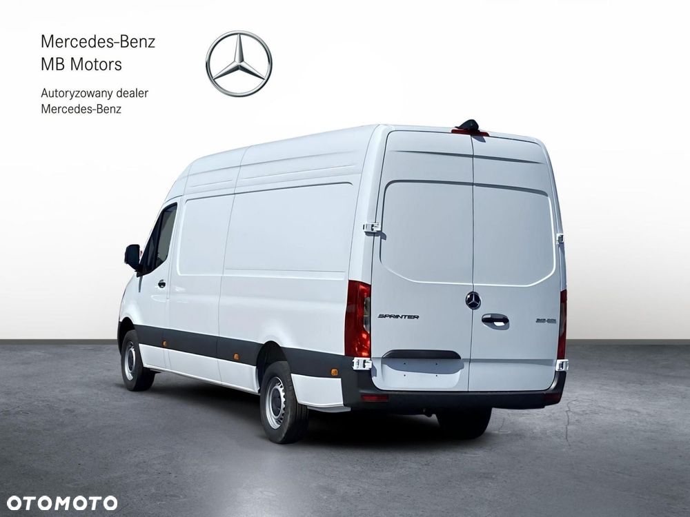 Mercedes-Benz Sprinter - 4