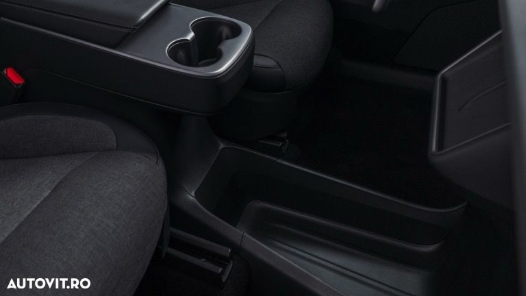 Tesla Model Y RWD Standard - 13