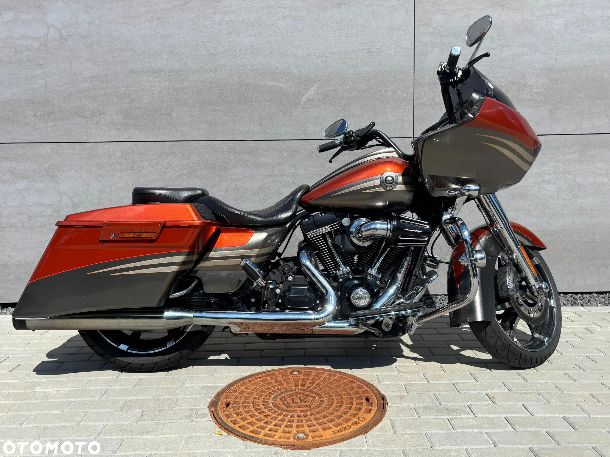 Harley-Davidson Touring Road Glide - 2