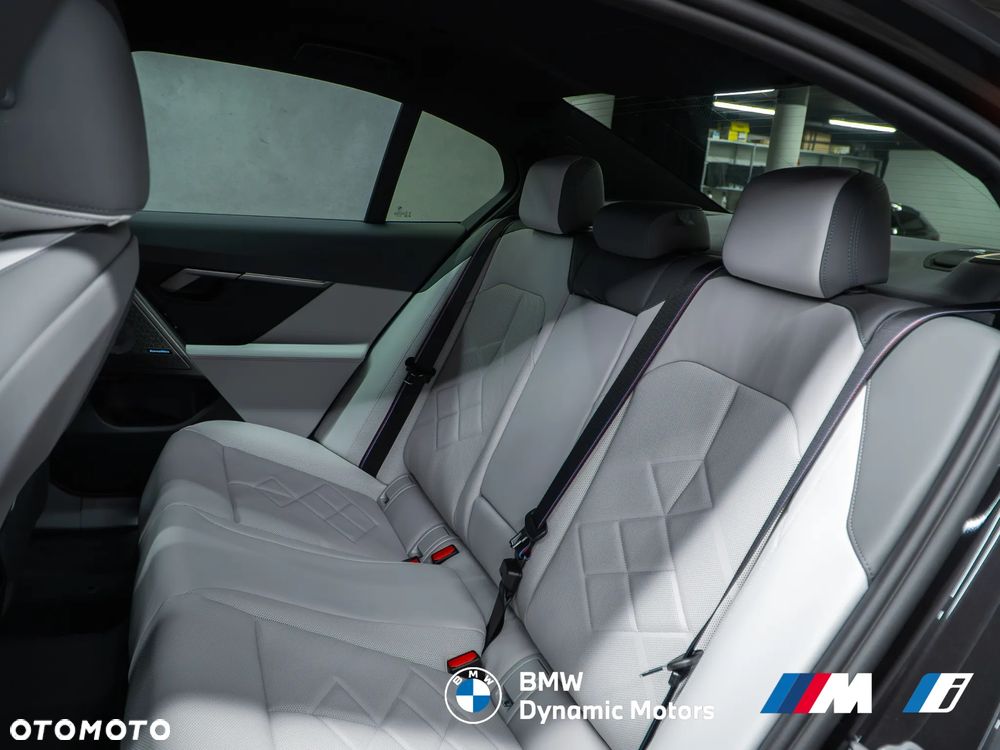 BMW Seria 5 540d xDrive - 23