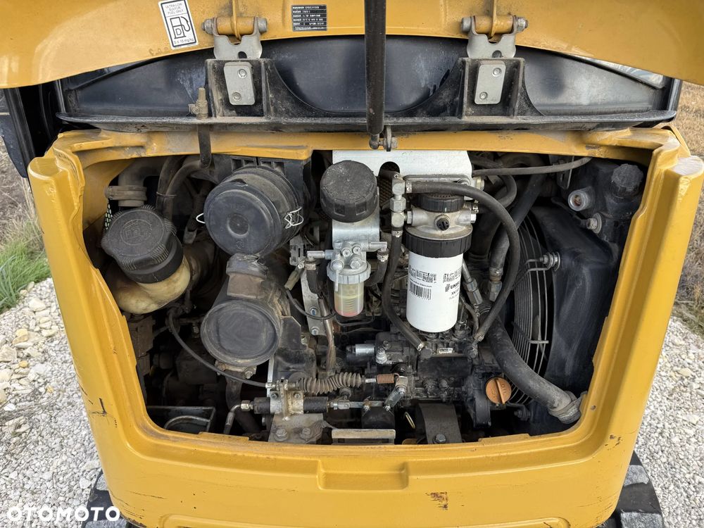 Caterpillar 302.4D - 17