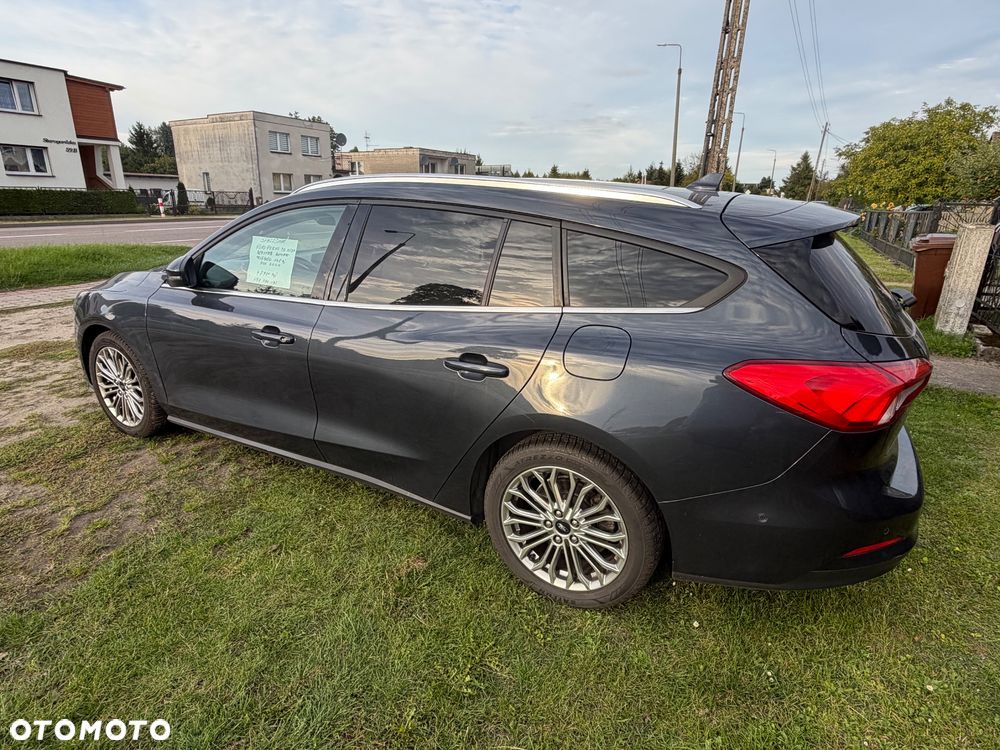 Ford Focus 1.0 EcoBoost Titanium - 3