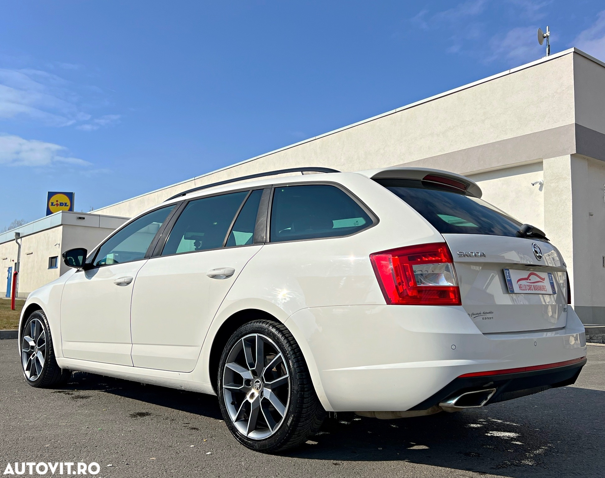 Skoda Octavia Combi Diesel 2.0 TDI DSG RS - 9