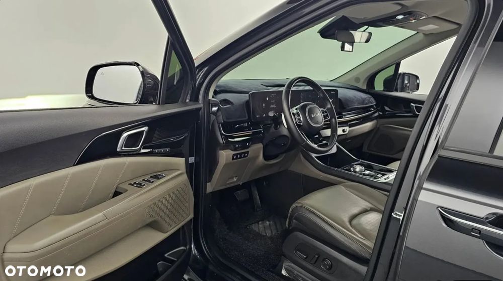 Kia Carnival - 5