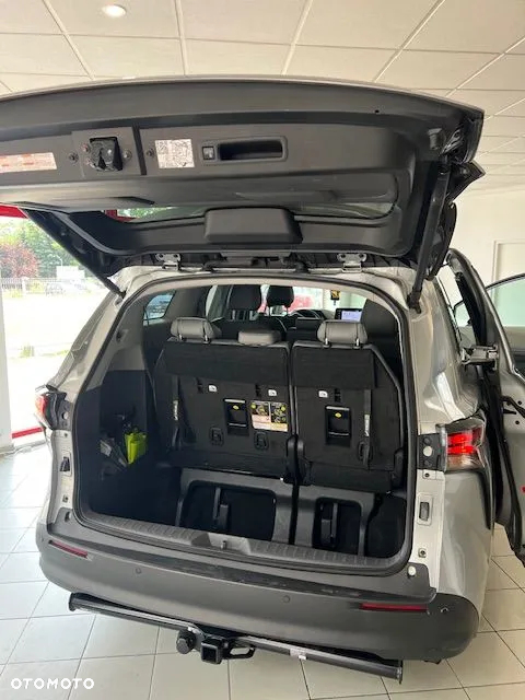 Toyota Sienna - 17