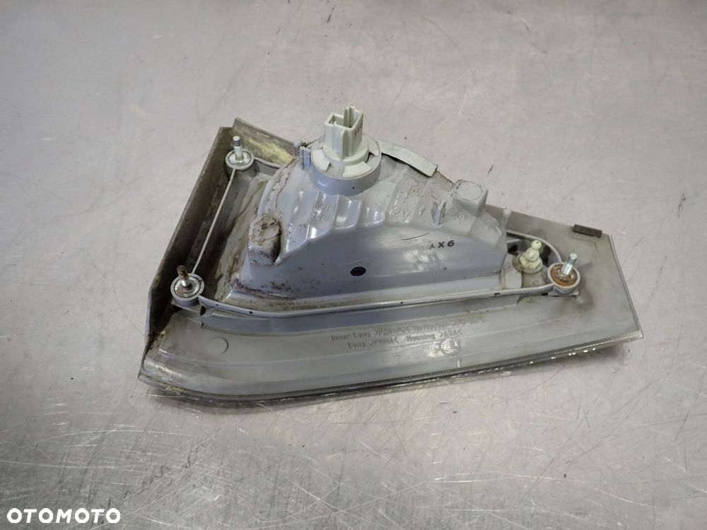 LAMPA PRAWA TYLNA W KLAPIE SUBARU IMPREZA 1.5 - 2