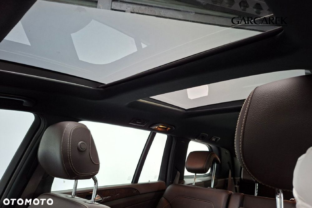 Mercedes-Benz GLS - 30