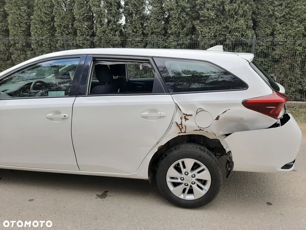Toyota Auris Hybrid 135 Active - 6