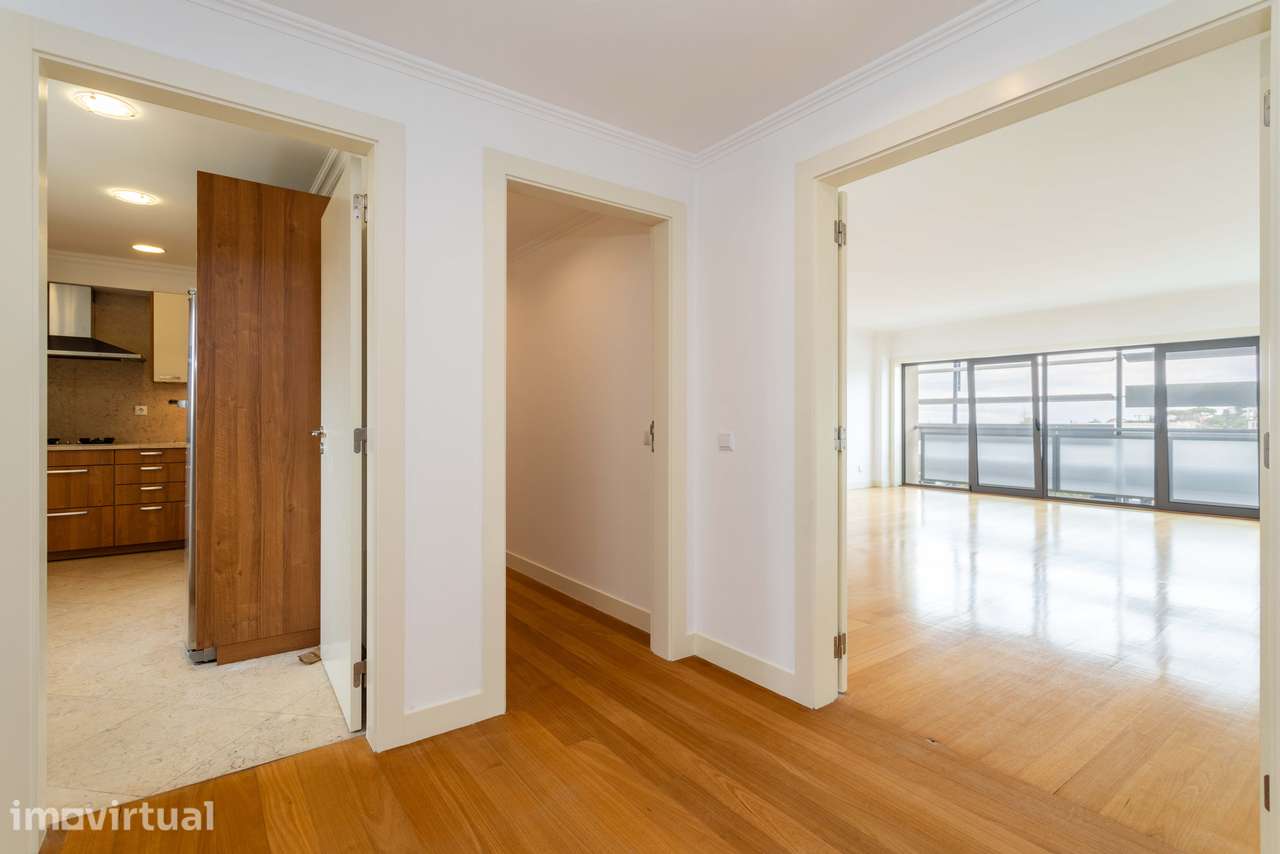 Apartamento T3 no Pateo de Belém com Garagem e Arrecadacao - Grande imagem: 5/47
