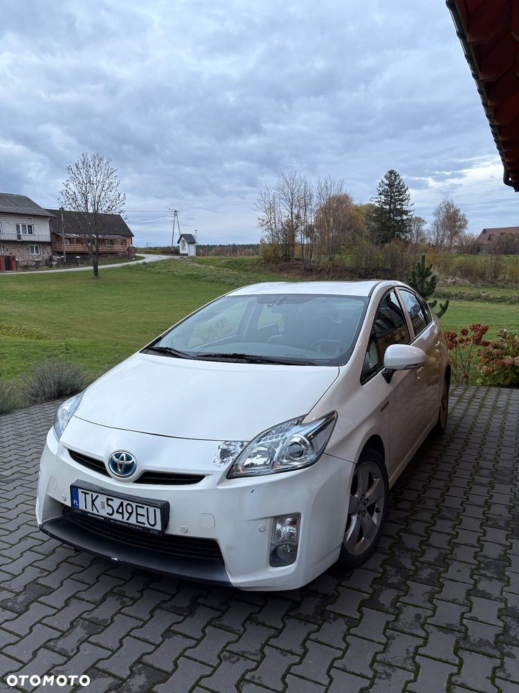 Toyota Prius 1.8 HSD Prestige - 9
