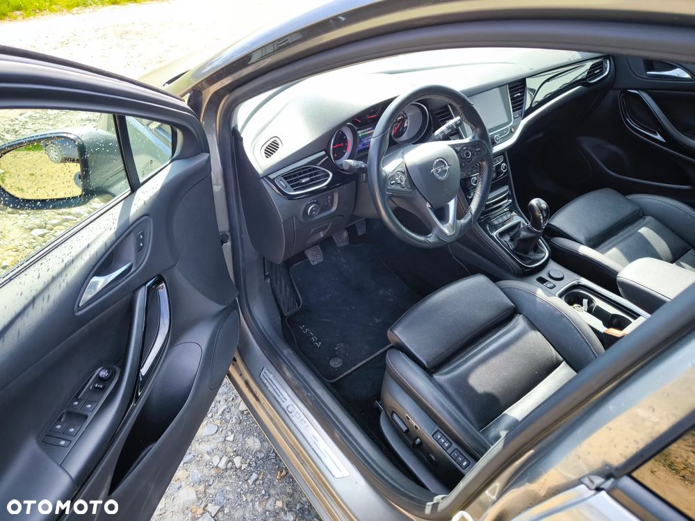 Opel Astra 1.4 T Elite - 9