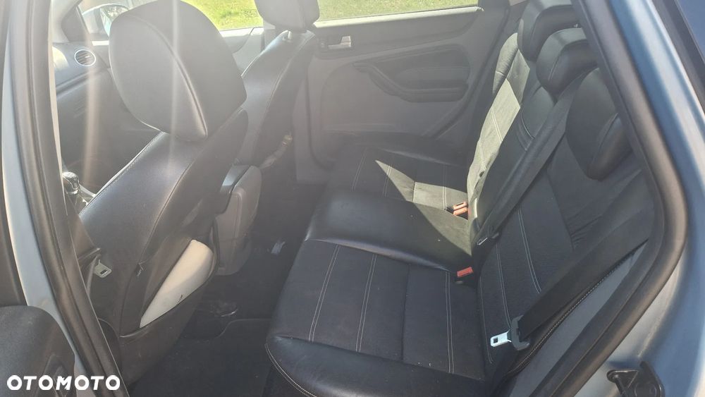 Ford Focus 1.6 TDCi DPF Titanium - 11