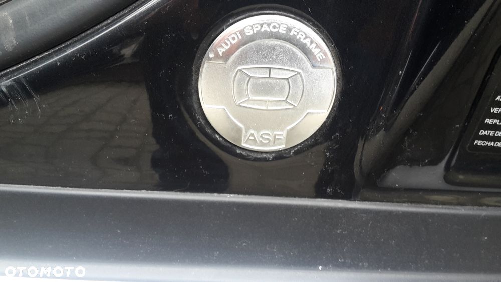 Audi A8 4.2 Quattro - 31