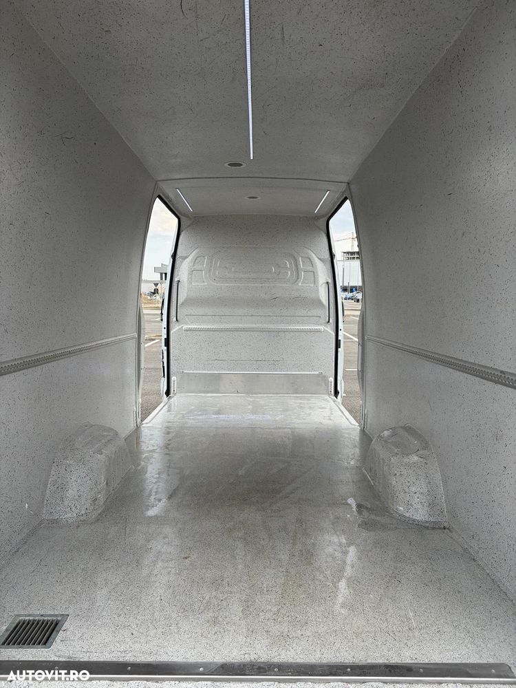 Mercedes-Benz SPRINTER 319 - 11