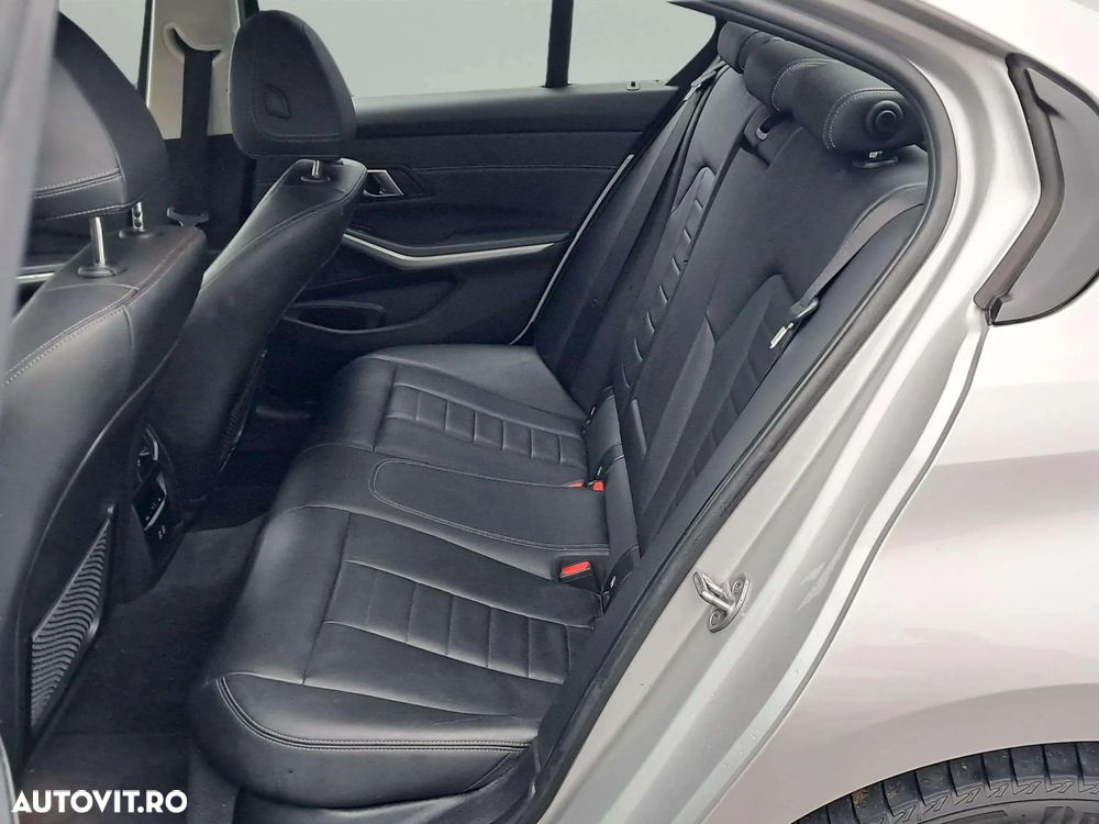 BMW Seria 3 330e Aut. Advantage - 14