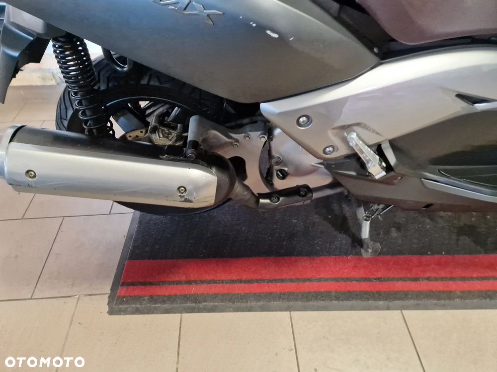 Yamaha X-max - 32