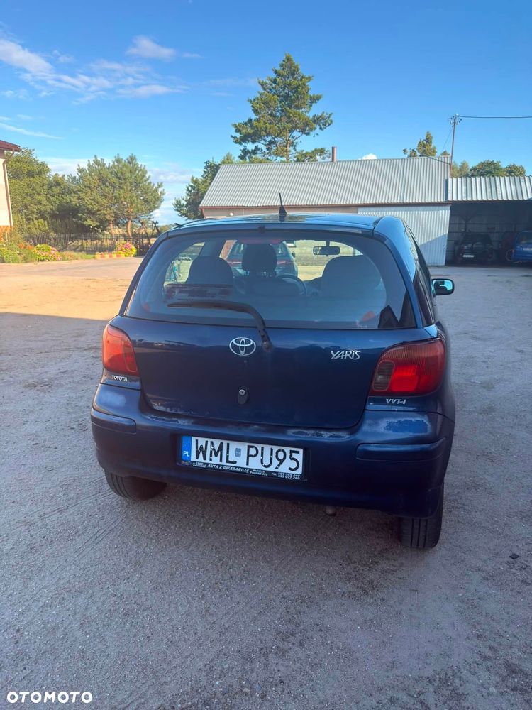 Toyota Yaris 1.0 Base - 3