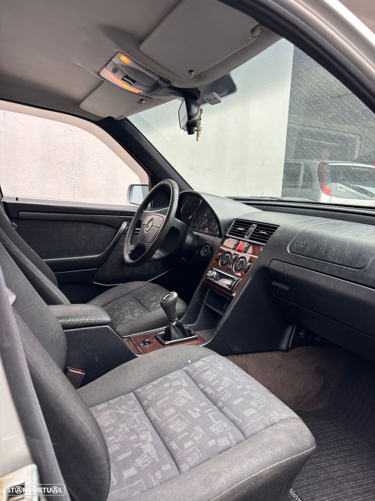 Mercedes-Benz C 220 - 14