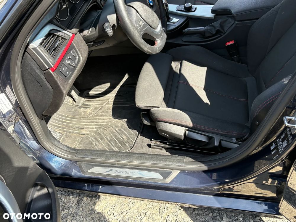 BMW Seria 3 320i Sport Line - 16