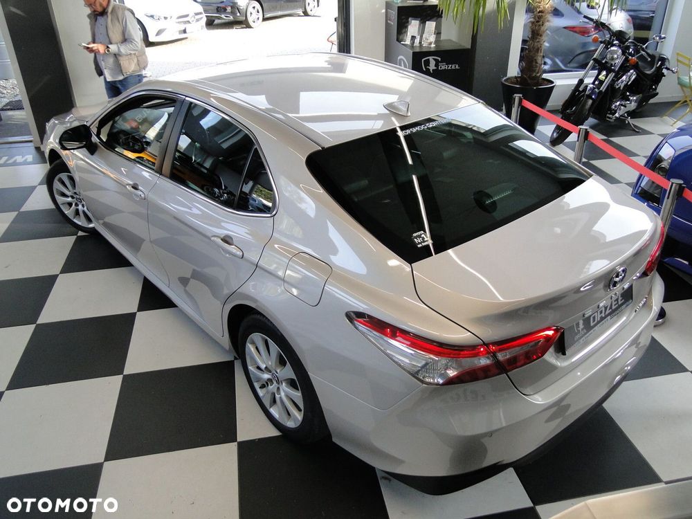 Toyota Camry - 9