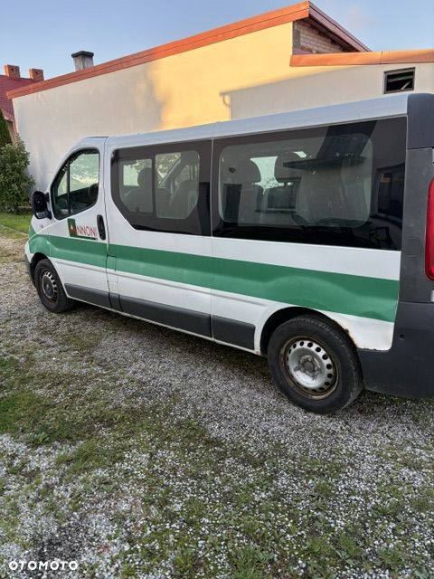 Renault Trafic Passenger - 8