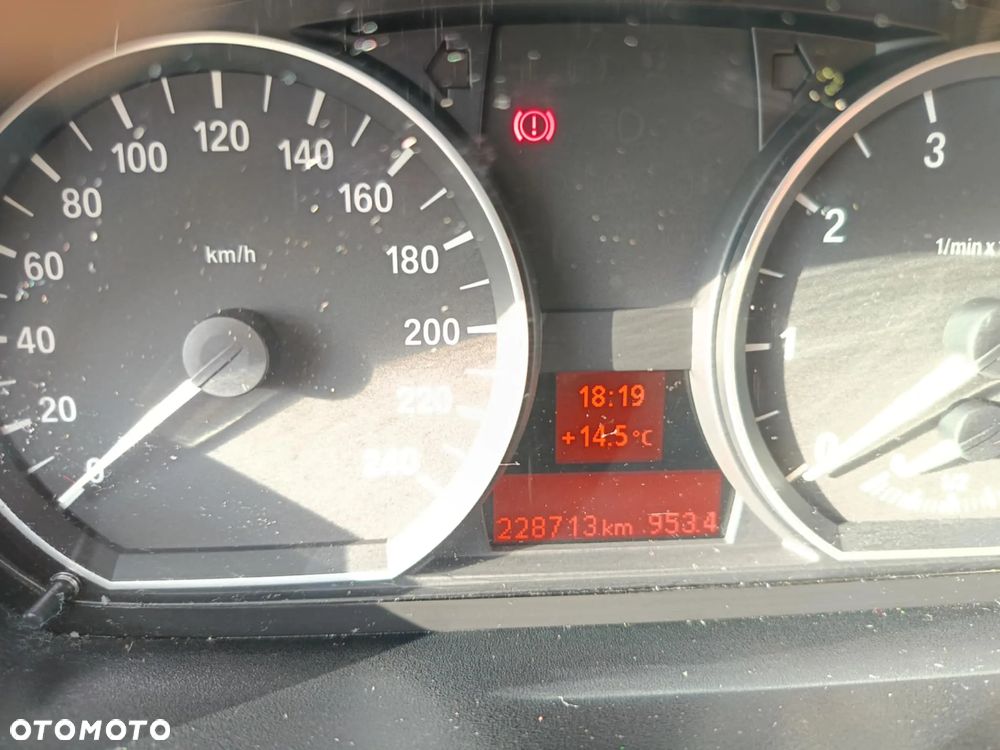 BMW Seria 1 116i - 13