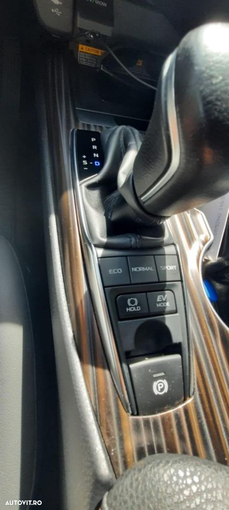 Toyota Camry 2.5 Exclusive - 4