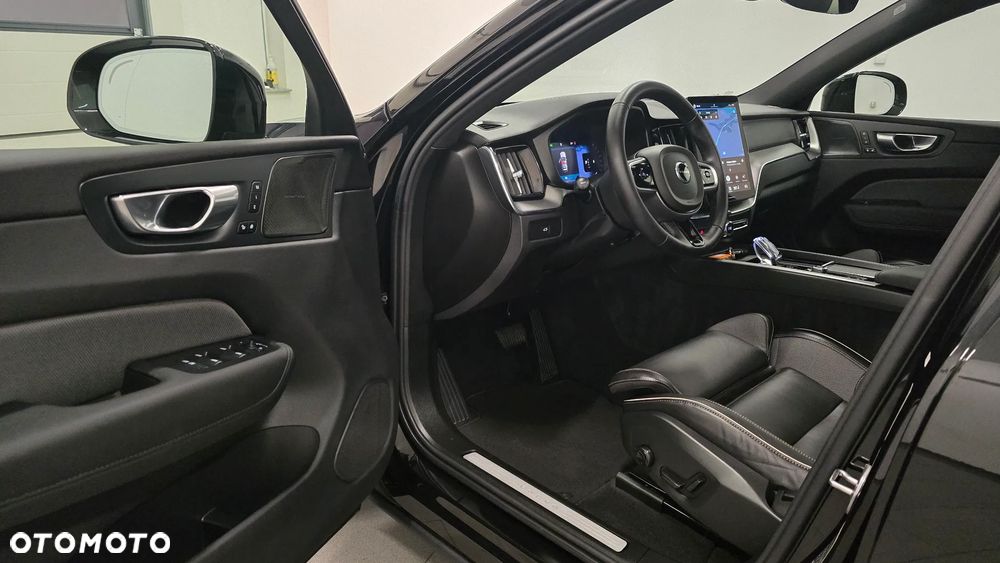 Volvo XC 60 B5 B AWD Ultimate Black Edition - 5