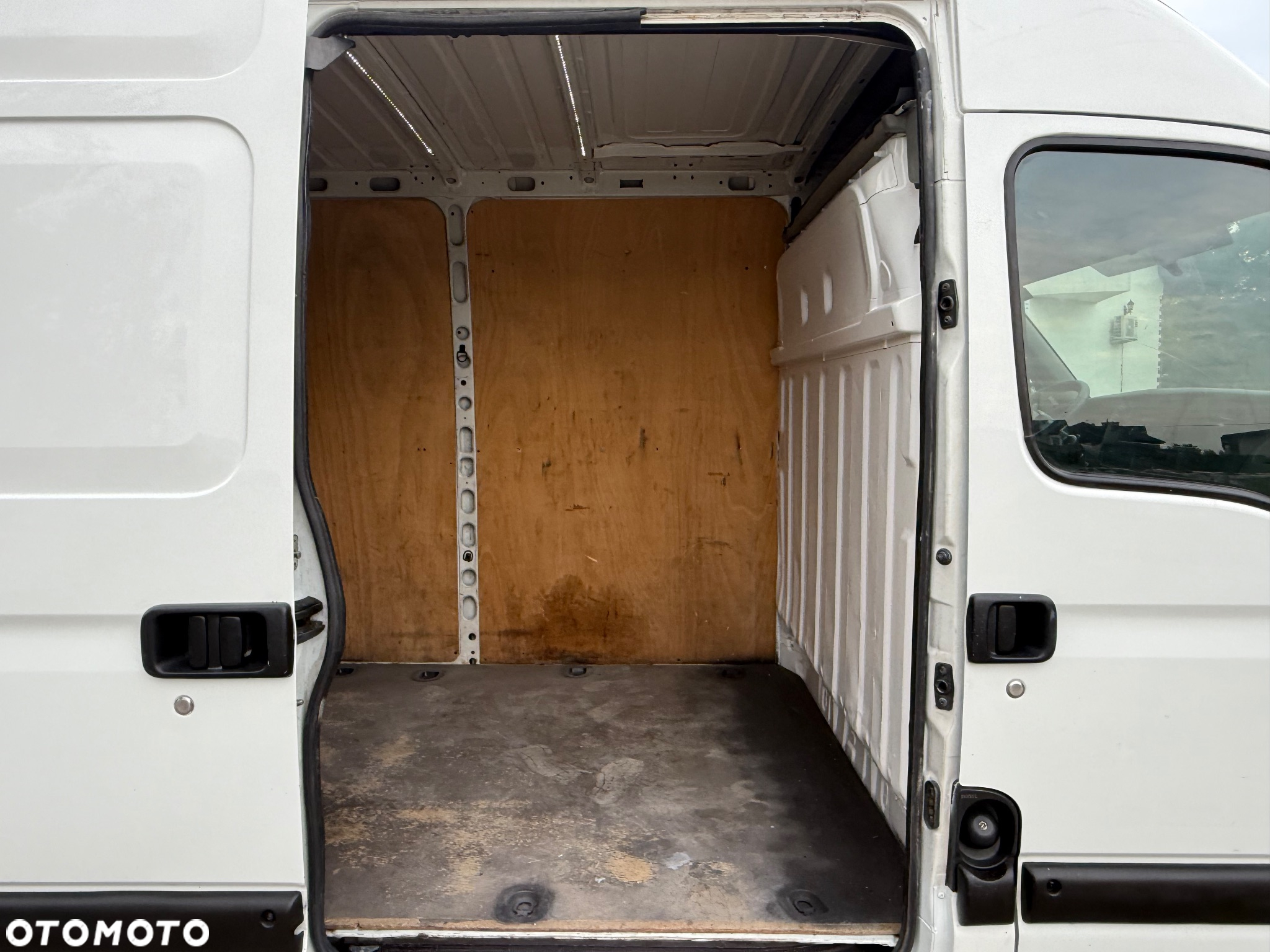 Renault MASTER 2.5 - 12