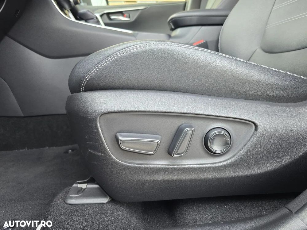 Toyota RAV4 - 9