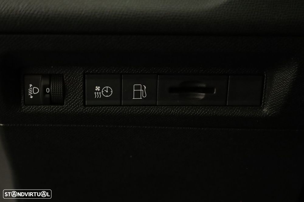 Peugeot 308 1.6 Hybrid Allure Pack e-EAT8 - 20