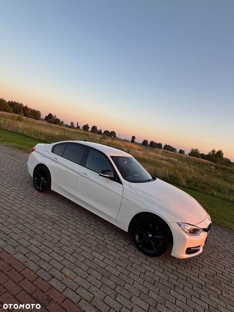 BMW Seria 3 320d Sport Line - 3