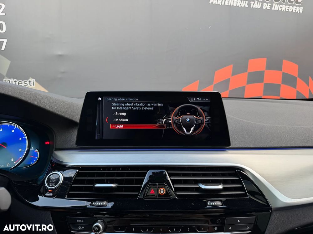 BMW Seria 5 520d Aut. Sport Line - 30