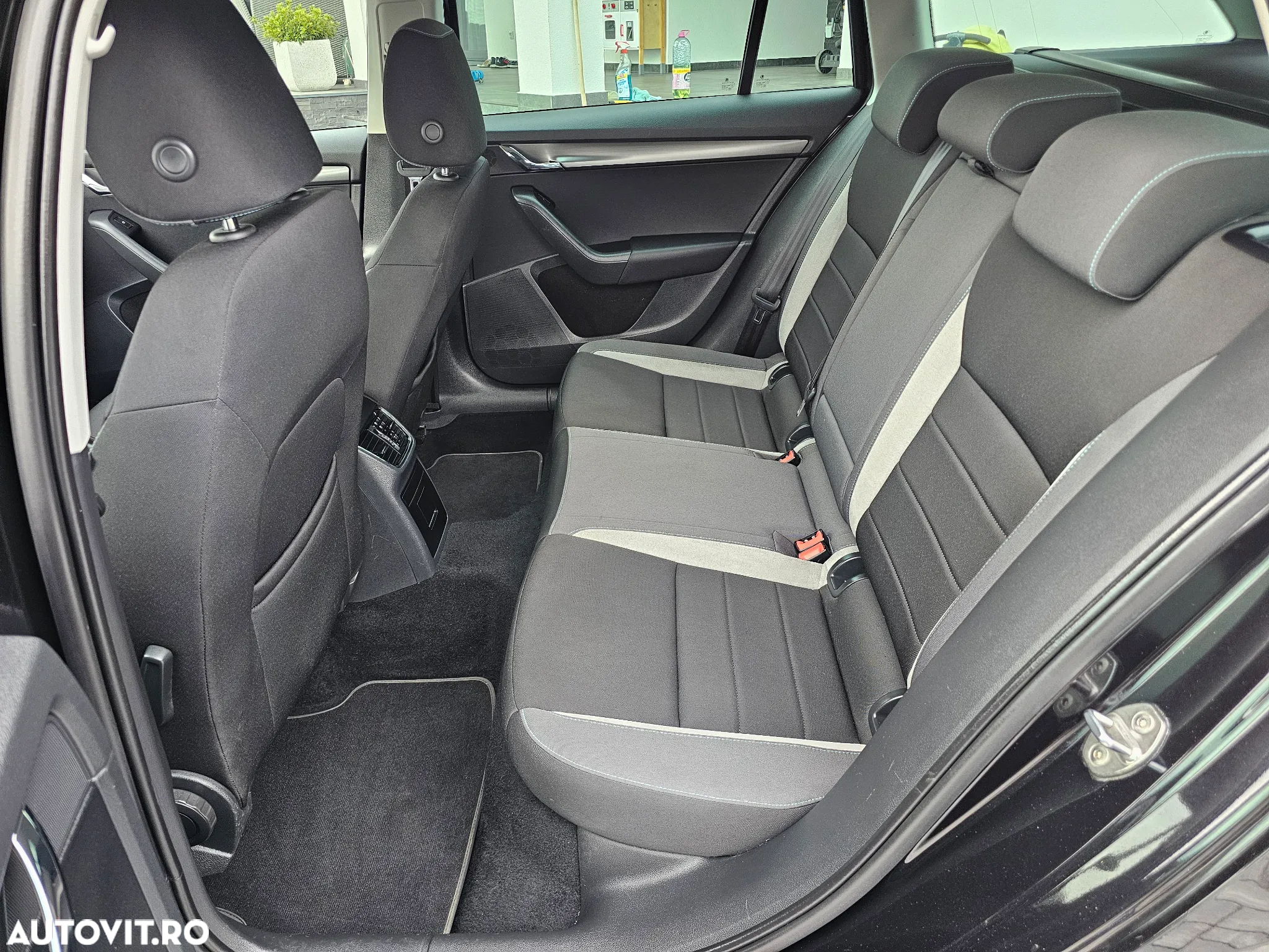 Skoda Octavia 2.0 TDI (Green tec) DSG Joy - 4